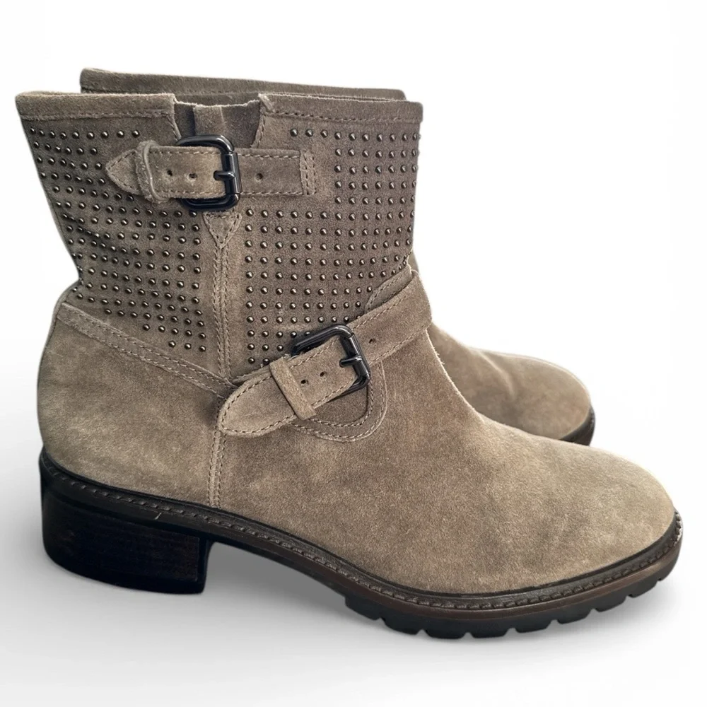 Coach Gates women's studded suede pull-on boots size 9